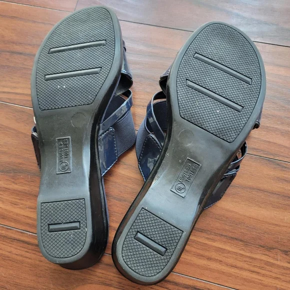 Mootsies Tootsies Navy Blue Patent Leather Strappy Sandals Size 9.5 - Picture 10 of 10
